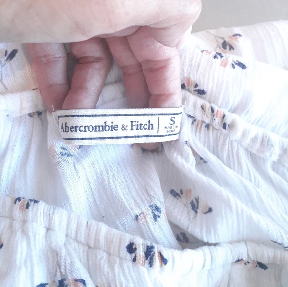 ABERCROMBIE AND FITCH LONG SLEEVE TOP - Picture 8 of 12